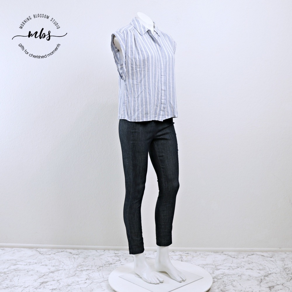 Evereve Striped Sleeveless Coastal Chic Button Down Blouse Blue White Women M